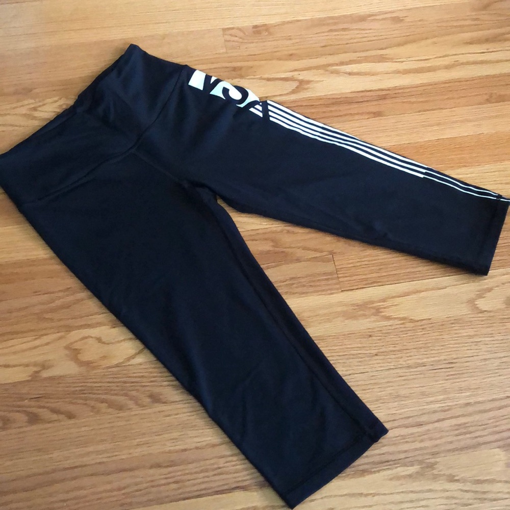 💙2 for $15💙Victoria’s Secret Sport Capri tights